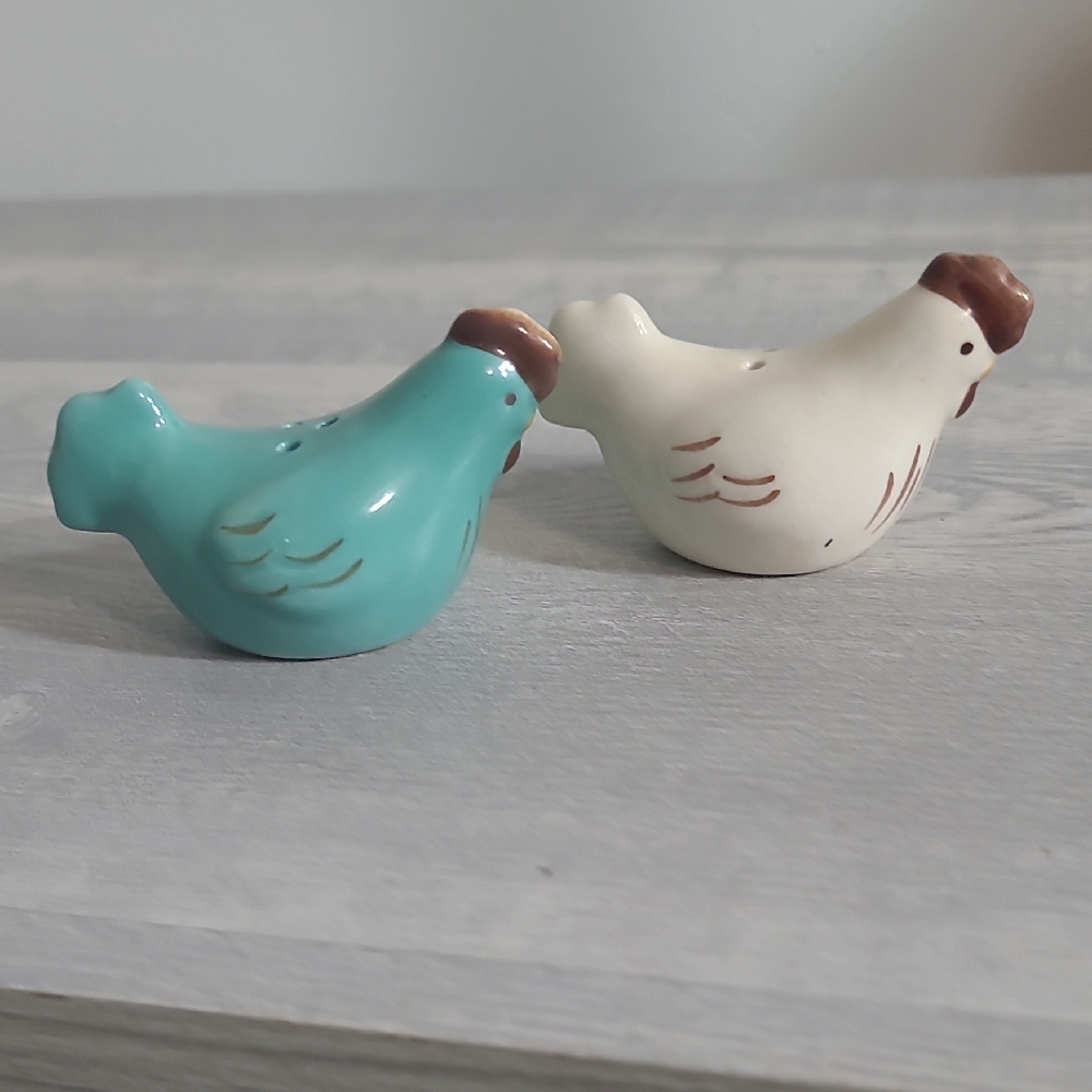Ceramic Bird Chicken Mini Salt and Pepper Shakers Vintage